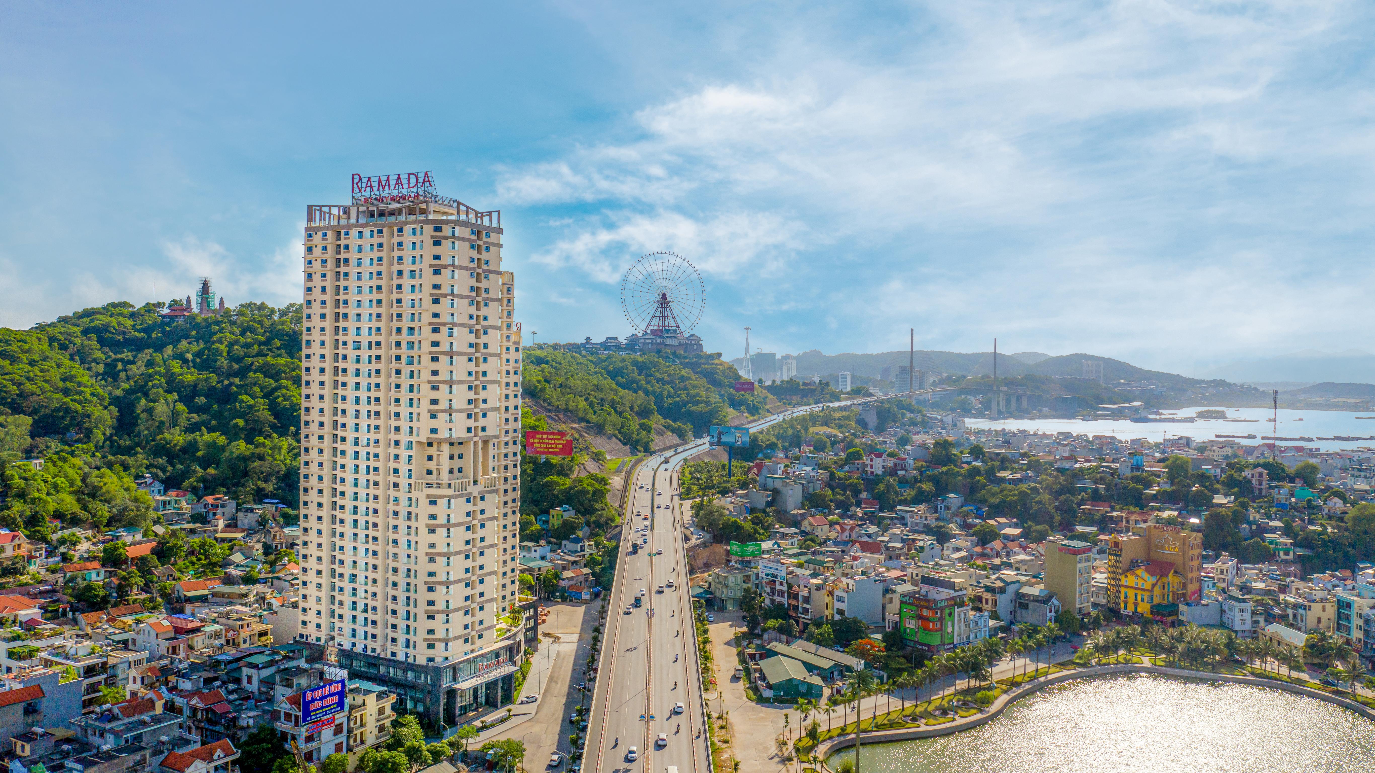 Ramada Hotel & Suites By Wyndham Halong Bay View Ha Long Zewnętrze zdjęcie